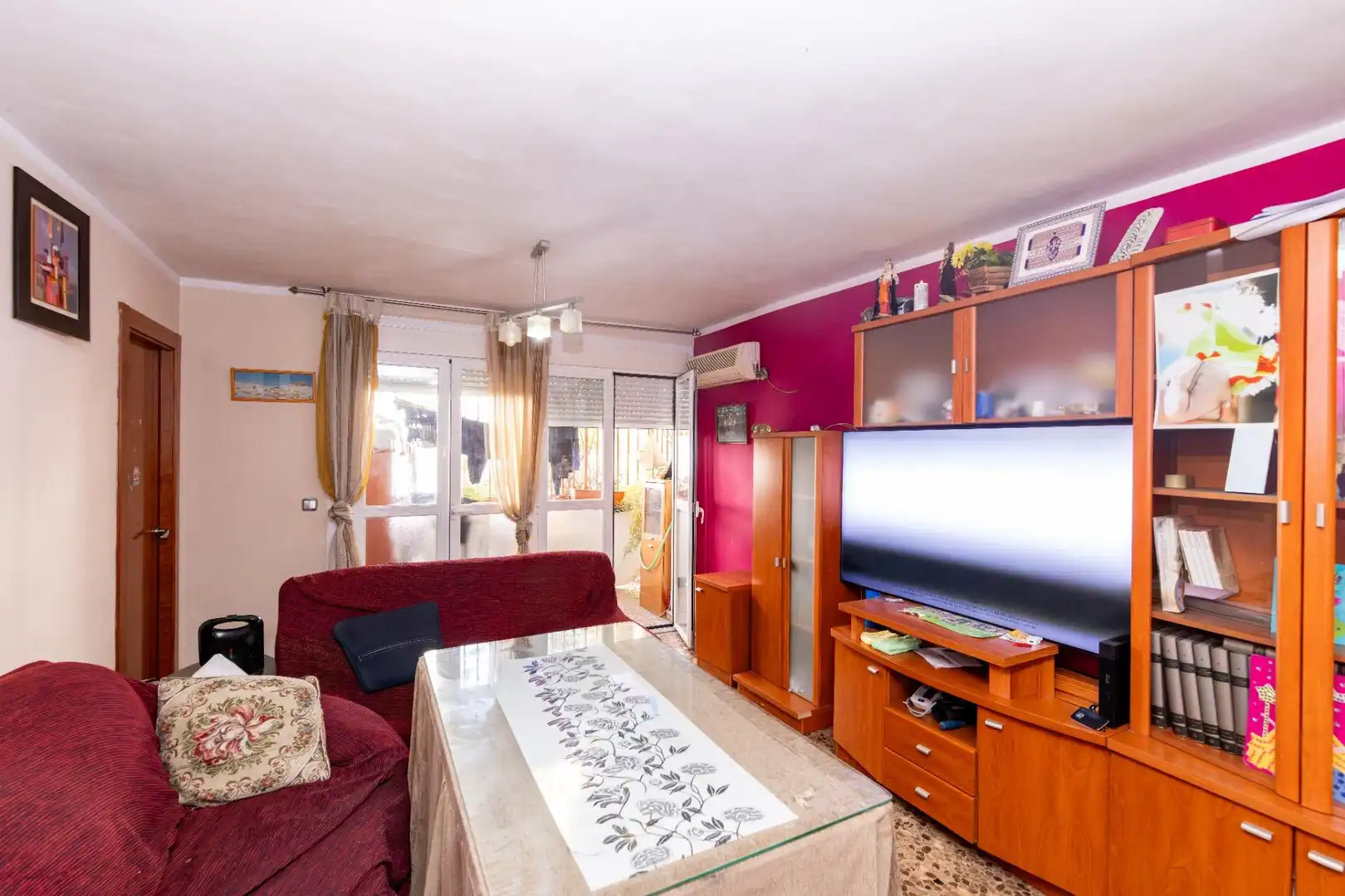 Living room of Flat for sale in Granada  with Air Conditioner and Private garden