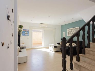 Casa a schiera con balcone in vendita a Camposoto