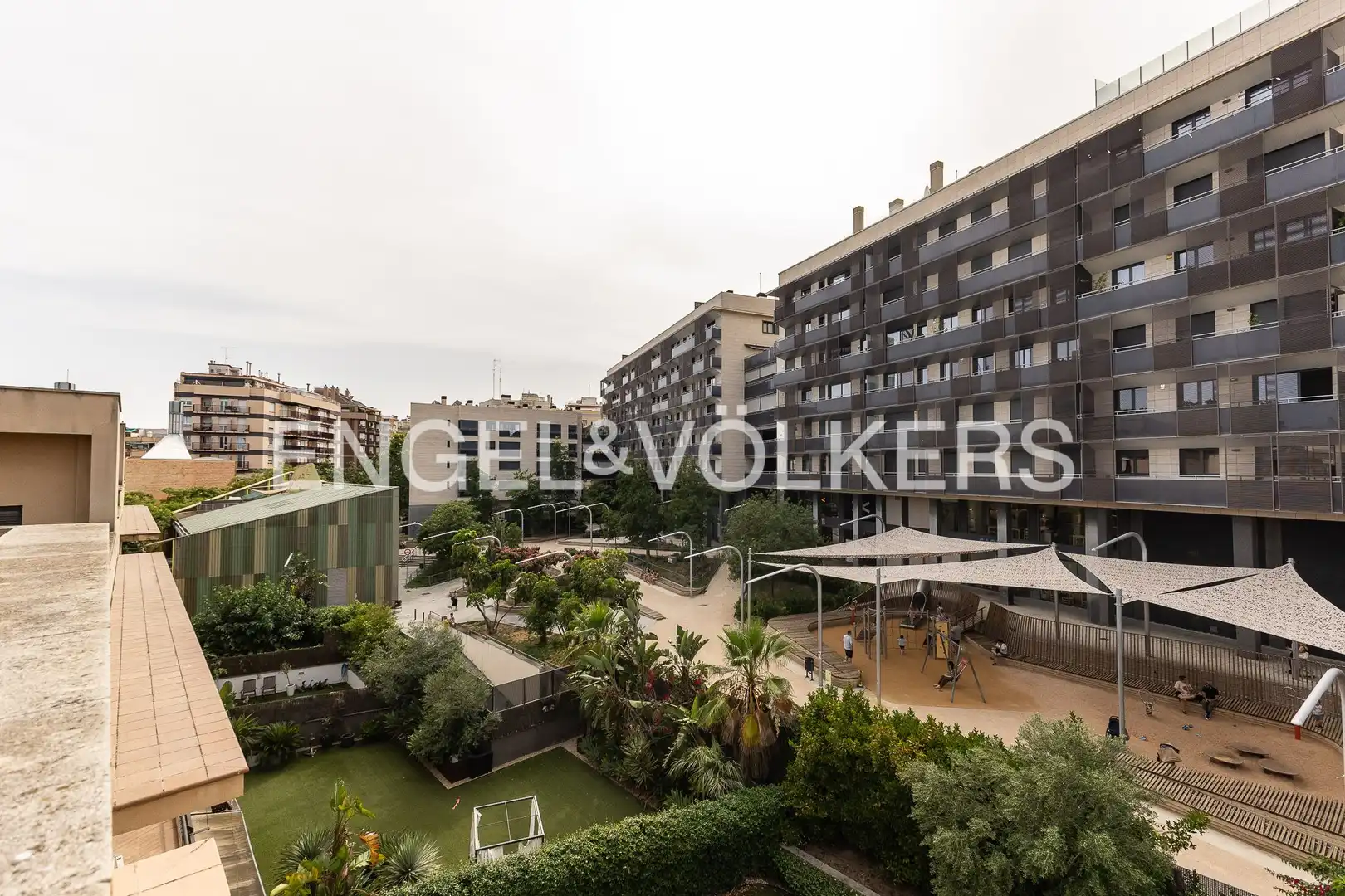 Terraza de Casa adosada en venta en Barcelona con Aire acondicionado, Calefacción y Jardín privado