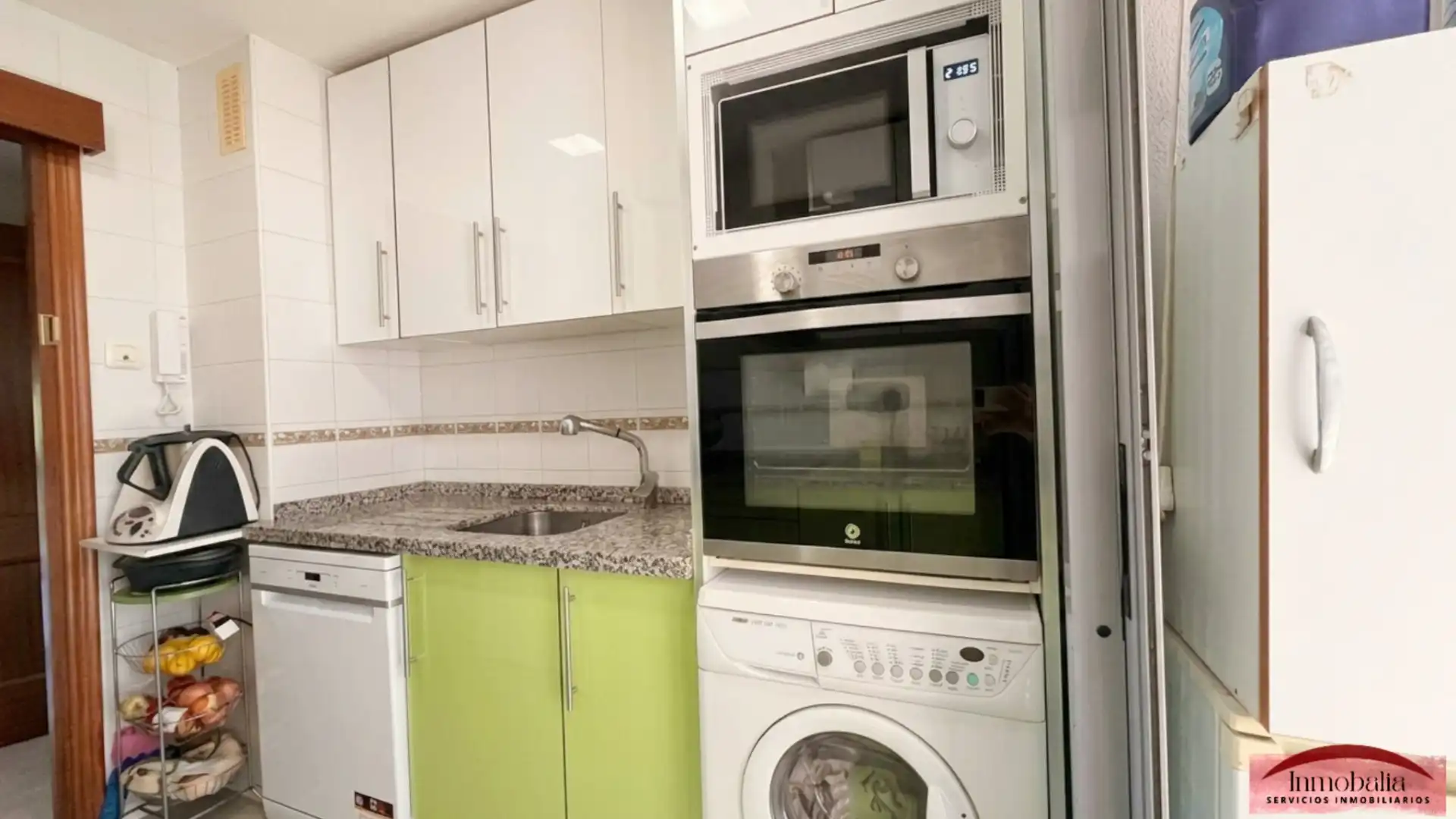 Küche von Wohnung zum Verkauf in Sevilla mit Klimaanlage und Terrasse
