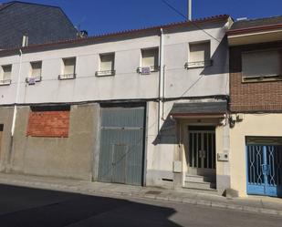 Vista exterior de Pis en venda en Ponferrada amb Calefacció, Terrassa i Traster