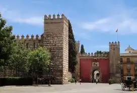 Unique properties with lift for sale in Casco Antiguo