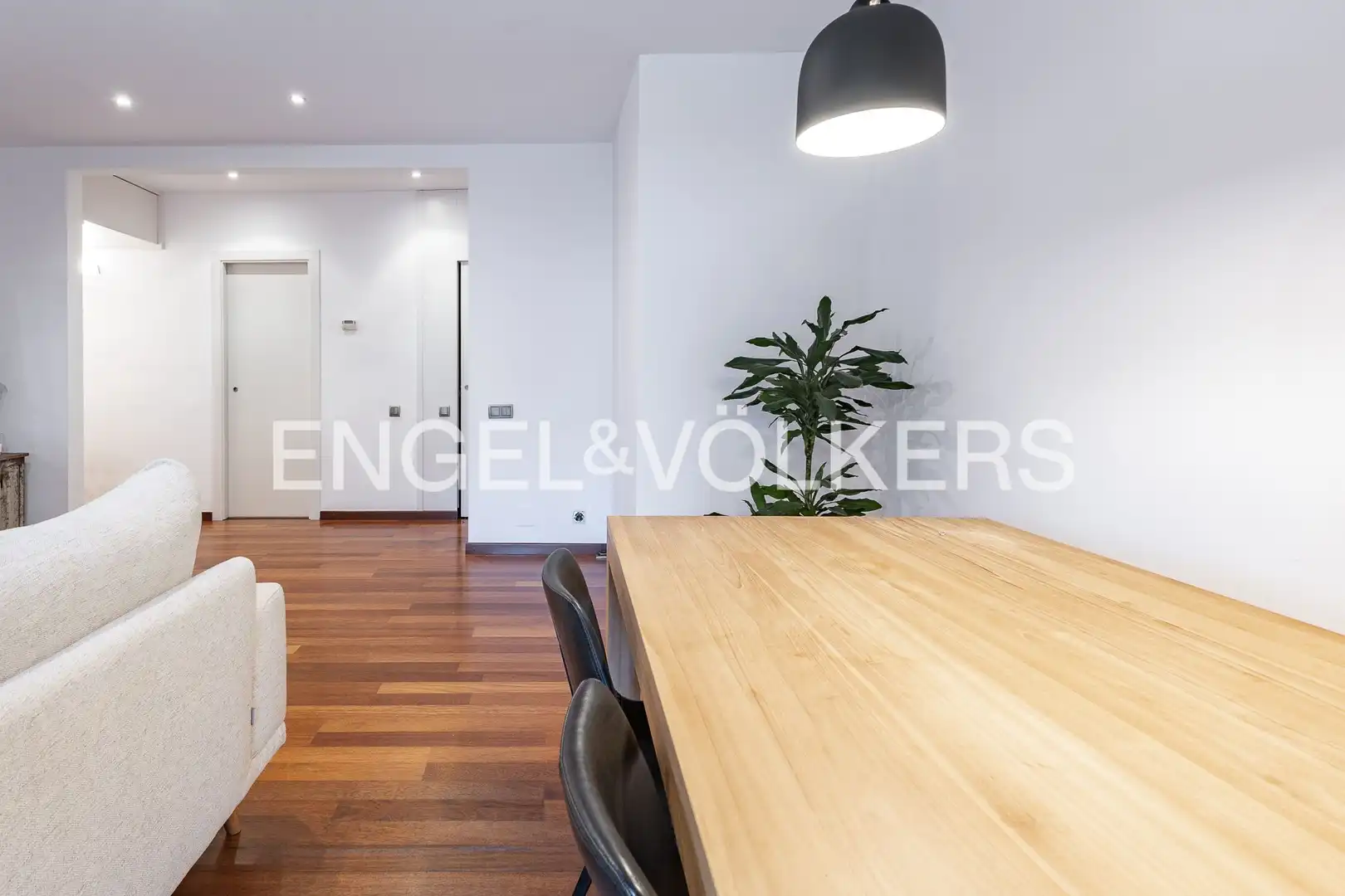 Comedor de Piso en venta en Sant Cugat del Vallès con Aire acondicionado, Calefacción y Jardín privado