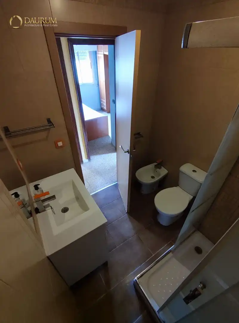 Bany de Pis en venda en Sevilla amb Aire condicionat, Terrassa i Traster