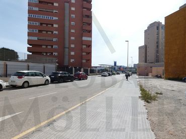 Terreno residencial en venta en Calle Gabriel Miró 2