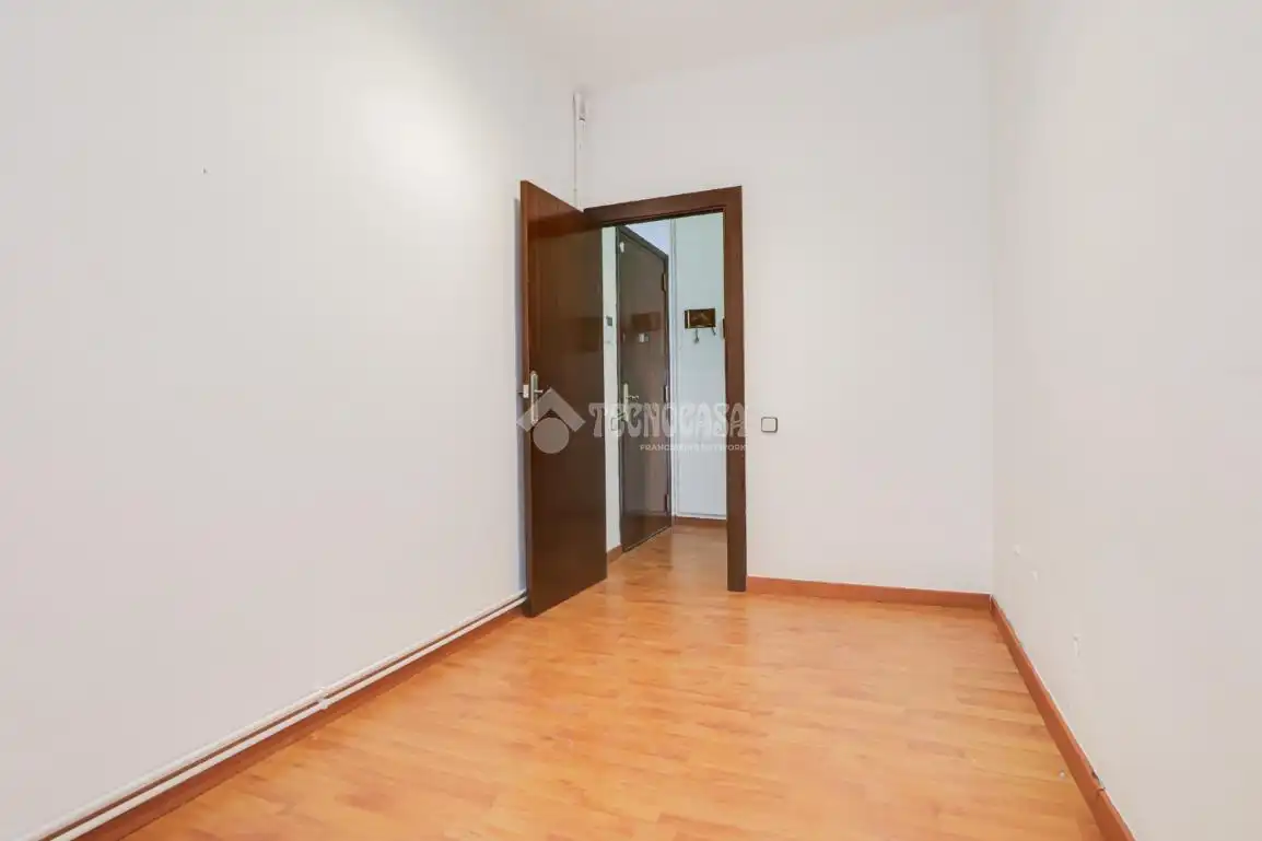 Flat for sale in Barcelona  with Air Conditioner, Heating and Balcony