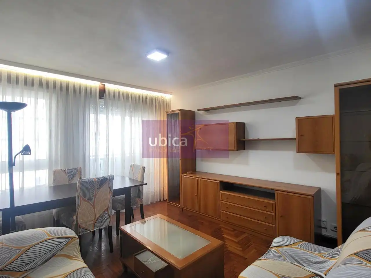 Sala de estar de Piso en venta en Vigo  con Calefacción, Parquet y Terraza