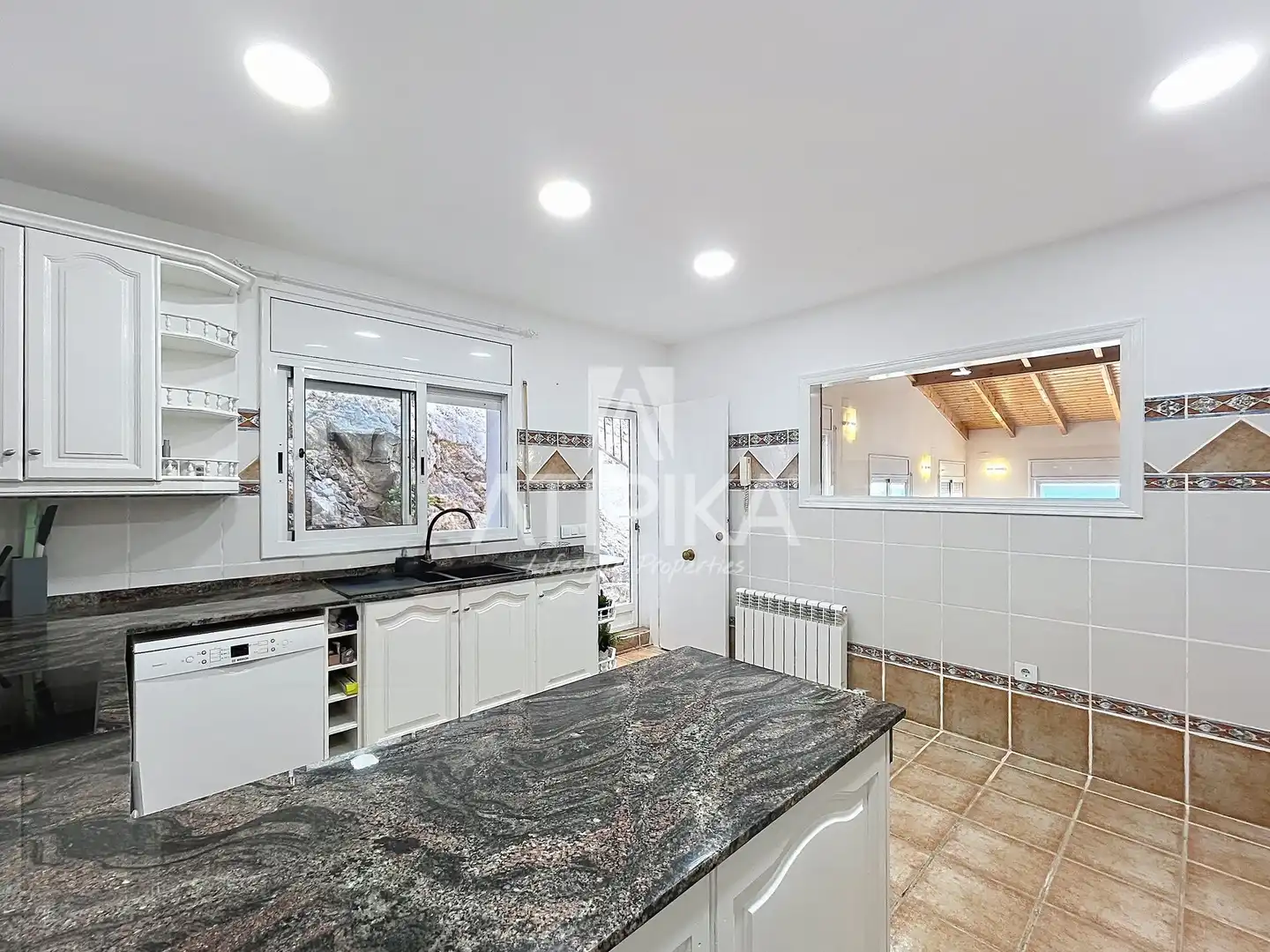House with pool to rent in Les Botigues de Sitges, imagen 11