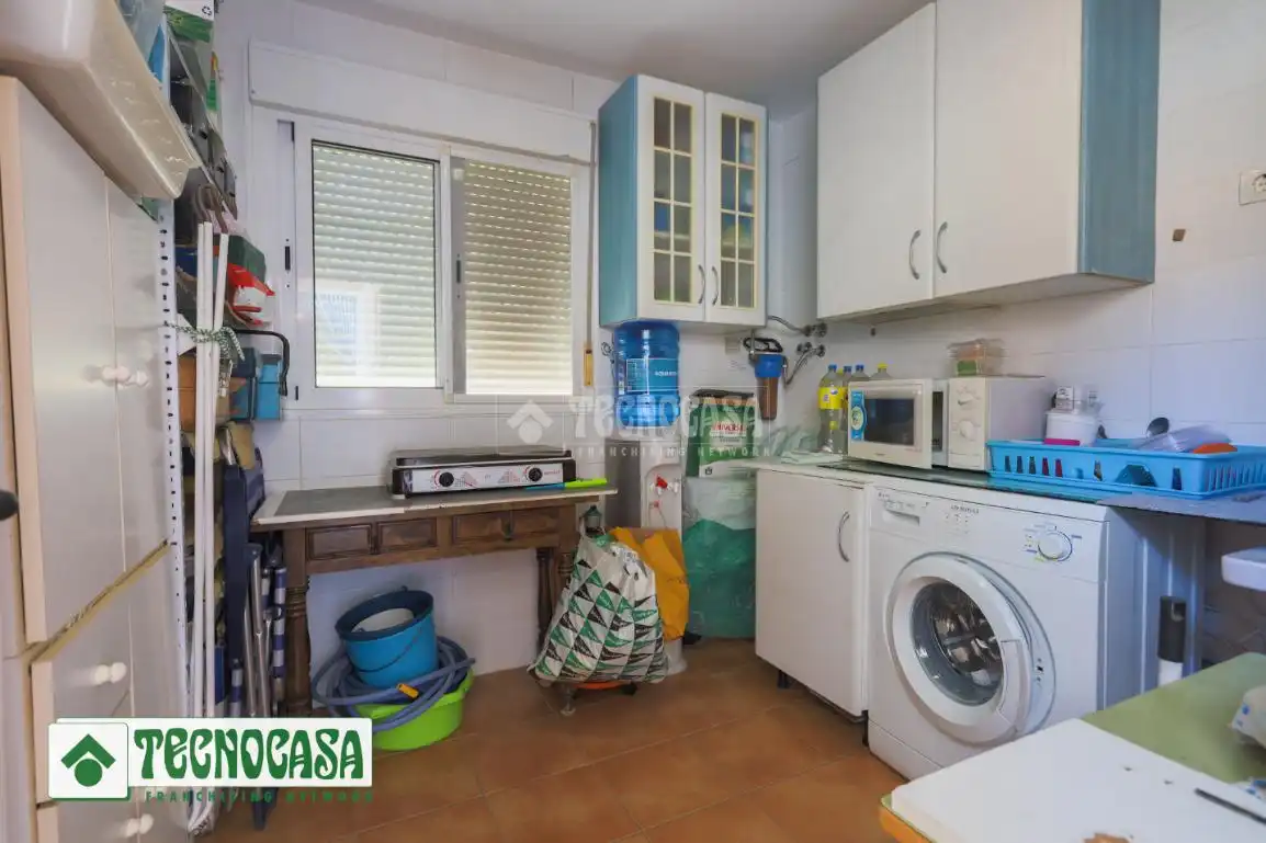Küche von Einfamilien-Reihenhaus zum Verkauf in Adra mit Terrasse, Möbliert und Alarm