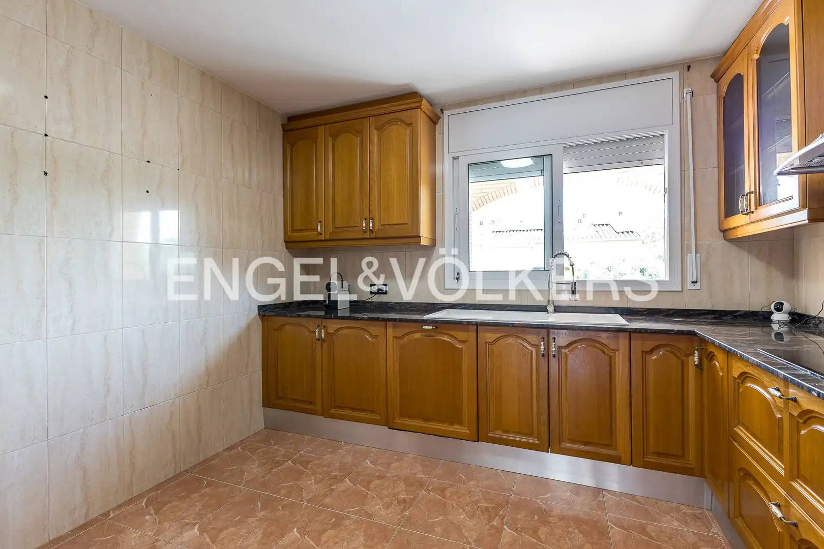 Cuina de Casa o xalet en venda en Sant Cugat Sesgarrigues amb Aire condicionat i Calefacció