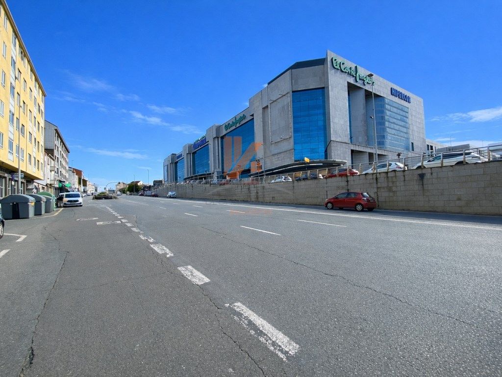 Vista exterior de Pis en venda en Santiago de Compostela  amb Forn