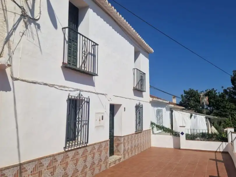 Vista exterior de Casa o xalet en venda en Vélez-Málaga amb Terrassa