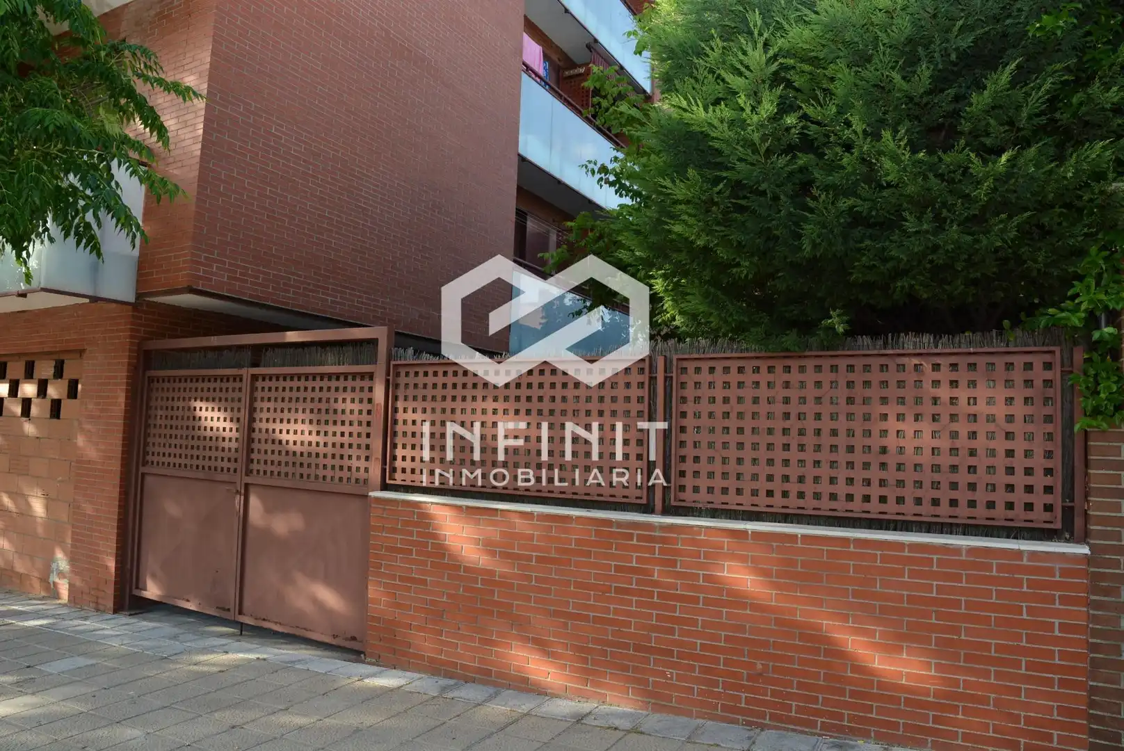 Vista exterior de Piso en venta en Guadalajara con Calefacción, Terraza y Trastero