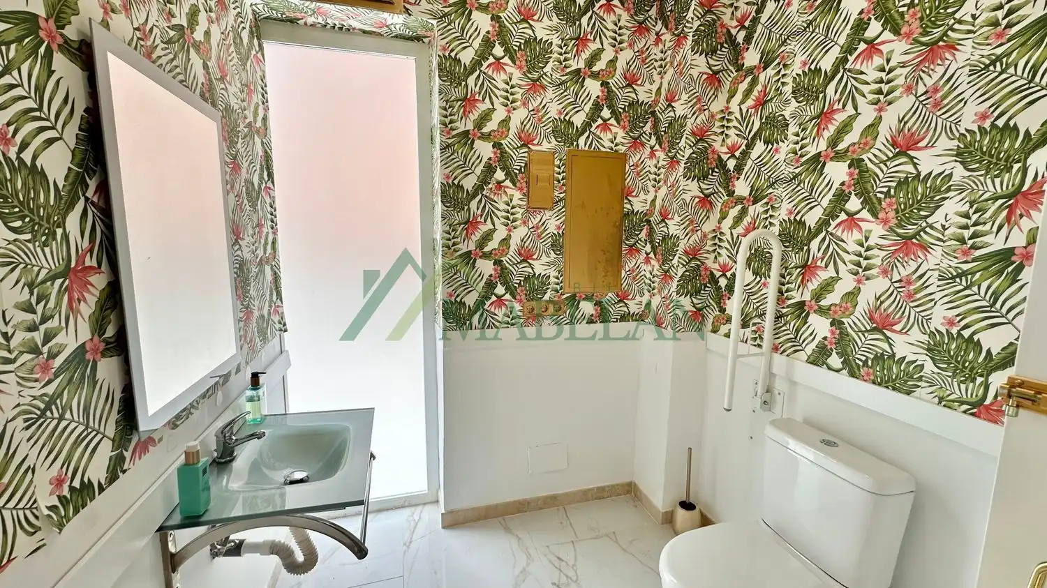 Badezimmer von Geschaftsraum zum Verkauf in Las Rozas de Madrid mit Klimaanlage