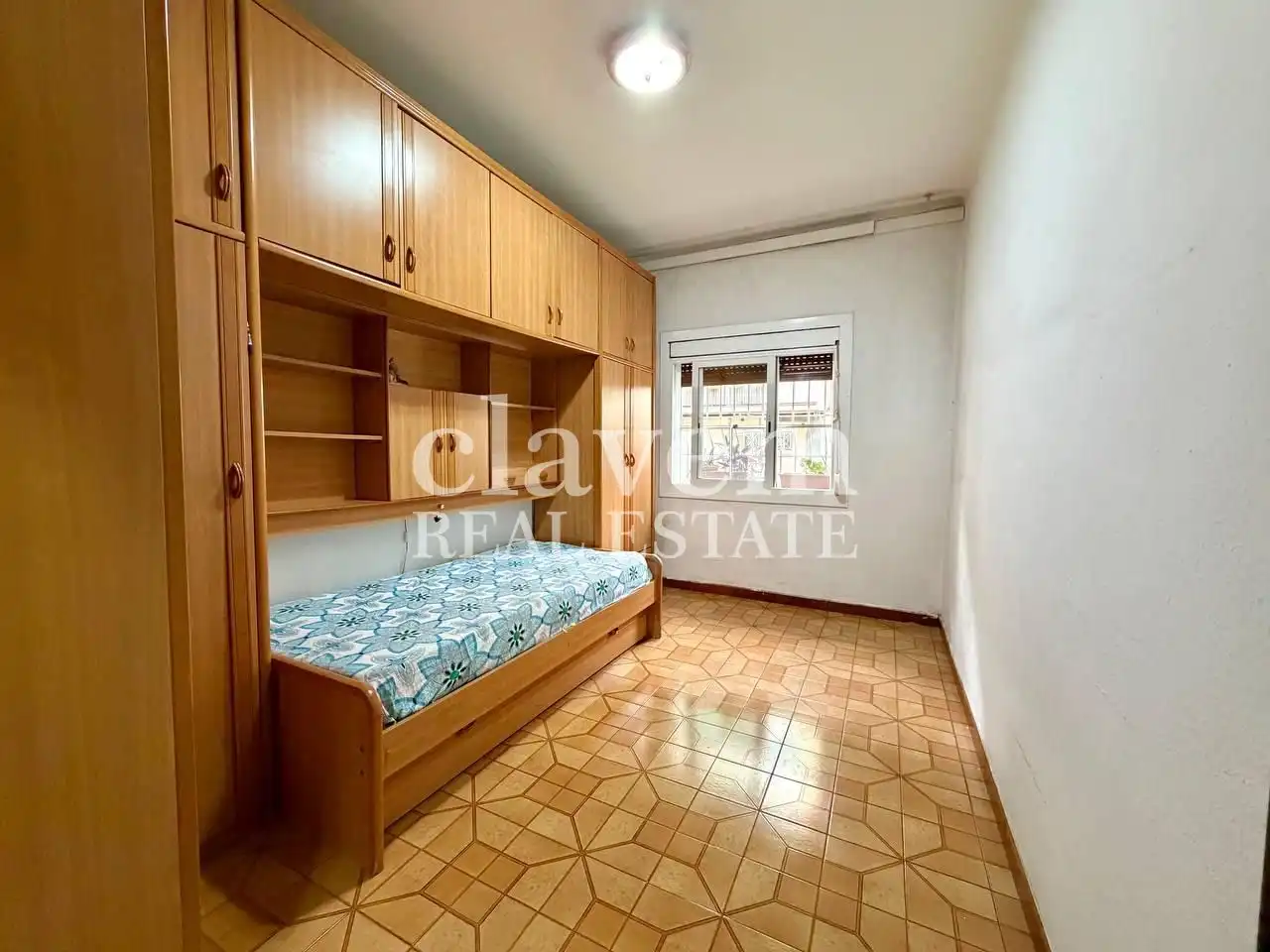 Vista exterior de Planta baja en venta en Nou Barris