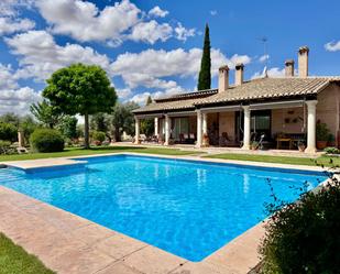 Piscina de Finca rústica en venda en Moral de Calatrava amb Aire condicionat, Calefacció i Jardí privat