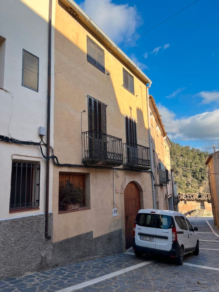 Vista exterior de Finca rústica en venda en Prat de Comte amb Terrassa, Moblat i Balcó