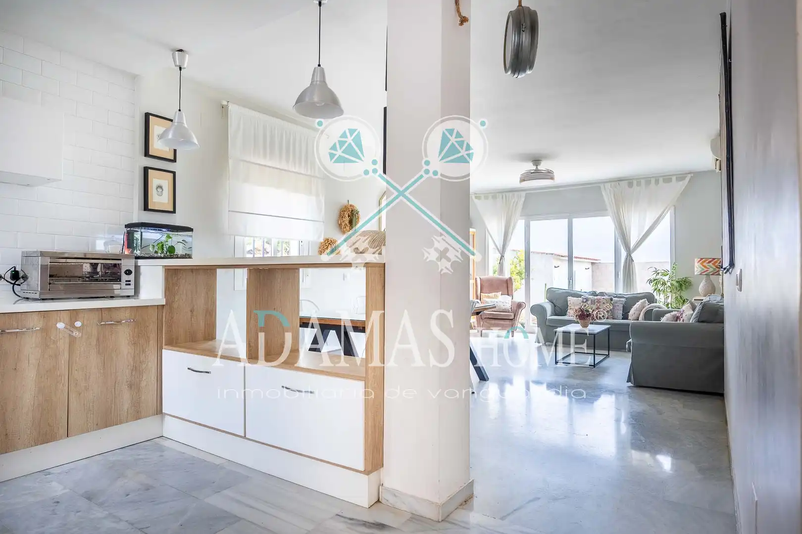 Cocina de Casa o chalet en venta en Valencina de la Concepción con Aire acondicionado, Calefacción y Jardín privado