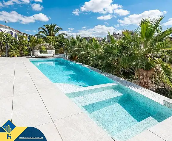 Villa con piscina in vendita a Benicolada - Las Adelfas