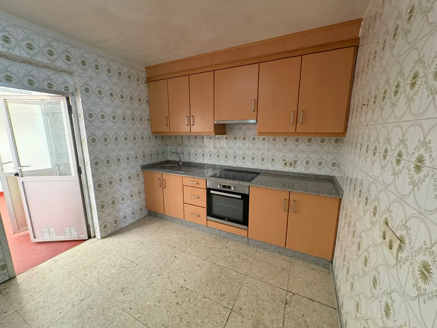 Cocina de Piso en venta en Narón con Terraza, Trastero y Balcón
