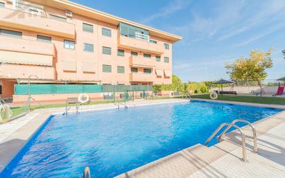 Swimming pool of Flat for sale in Navalcarnero  with Air Conditioner, Heating and Terrace