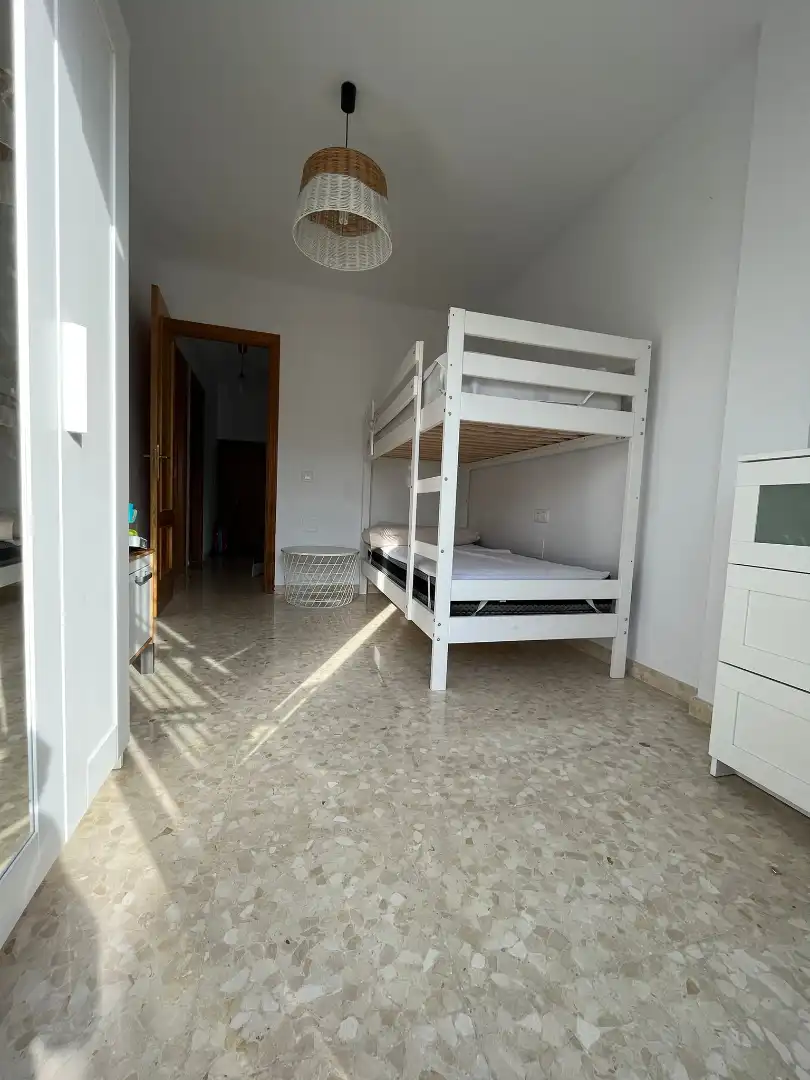 Dormitori de Casa adosada en venda en Vélez-Málaga amb Terrassa i Moblat