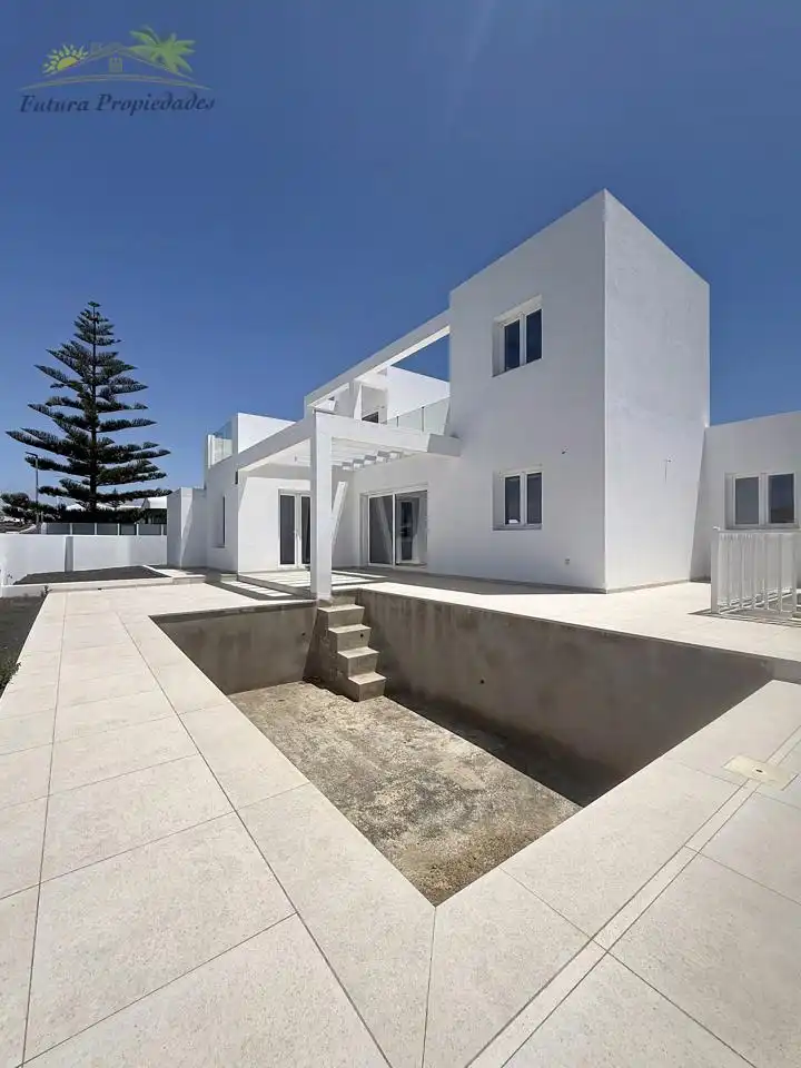 Vista exterior de Casa o chalet en venta en Teguise con Aire acondicionado, Jardín privado y Terraza