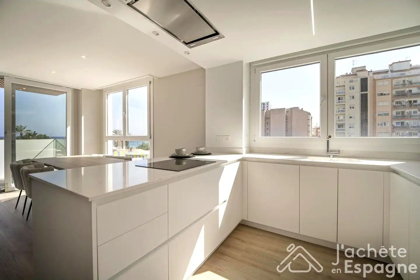 Appartamento con terrazza in vendita a Avinguda de l'Atlàntic, imagen 7