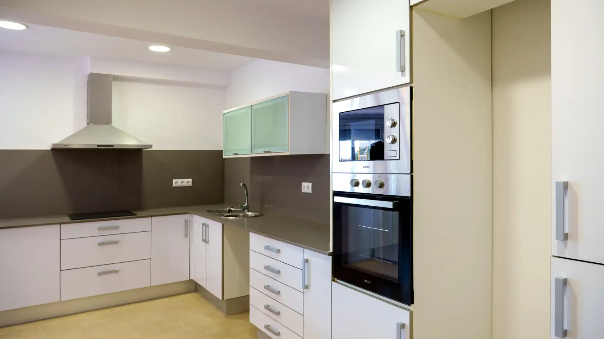 Kitchen of Flat for sale in Constantí  with Air Conditioner, Heating and Oven