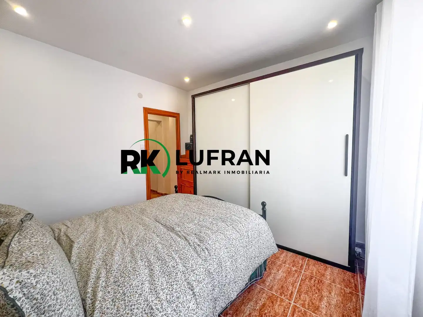 Habitación de Piso en venta en Alicante / Alacant con Balcón