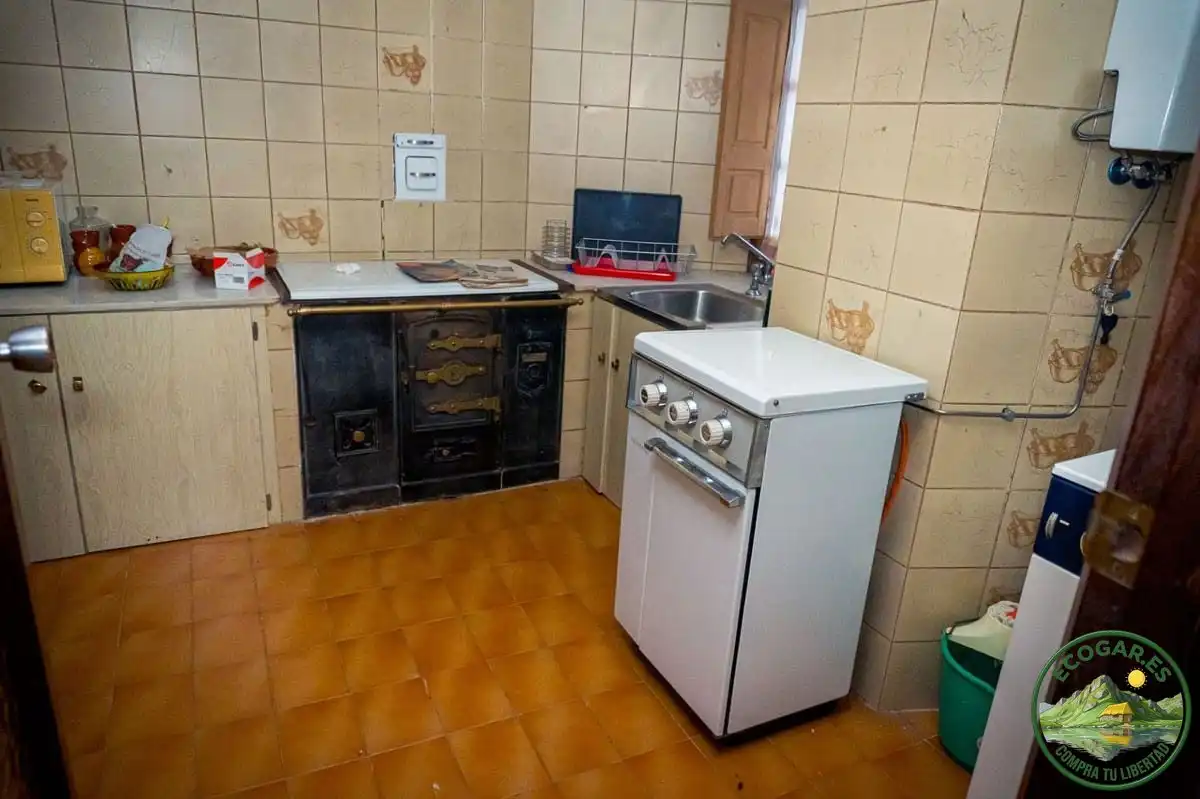 Cocina de Casa o chalet en venta en Castropodame con Calefacción, Jardín privado y Parquet