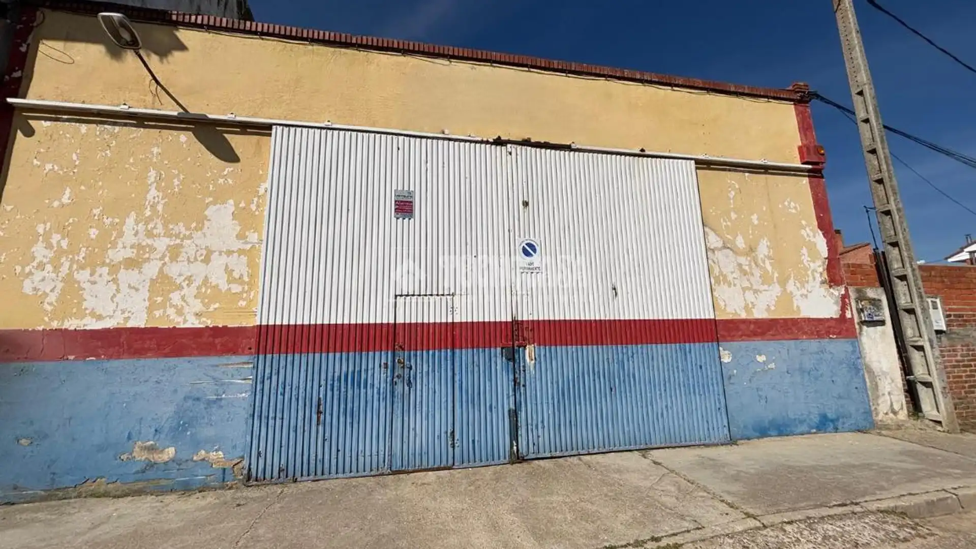 Außenansicht von Geschaftsraum zum Verkauf in Nava del Rey