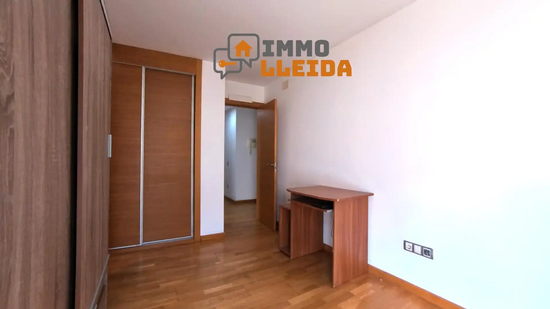 Dormitori de Pis en venda en Lleida amb Calefacció i Balcó