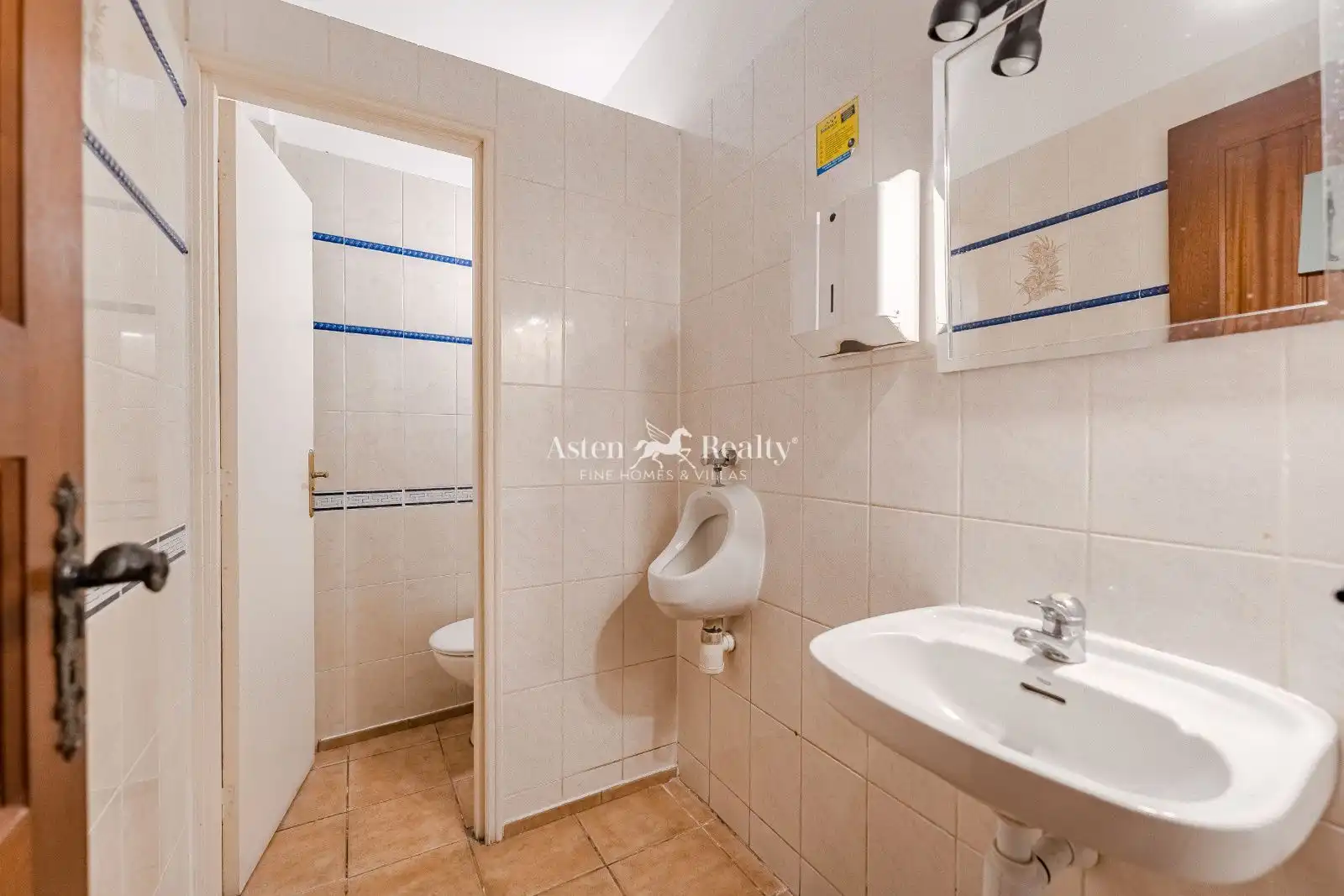Baño de Local en venta en Guía de Isora con Amueblado