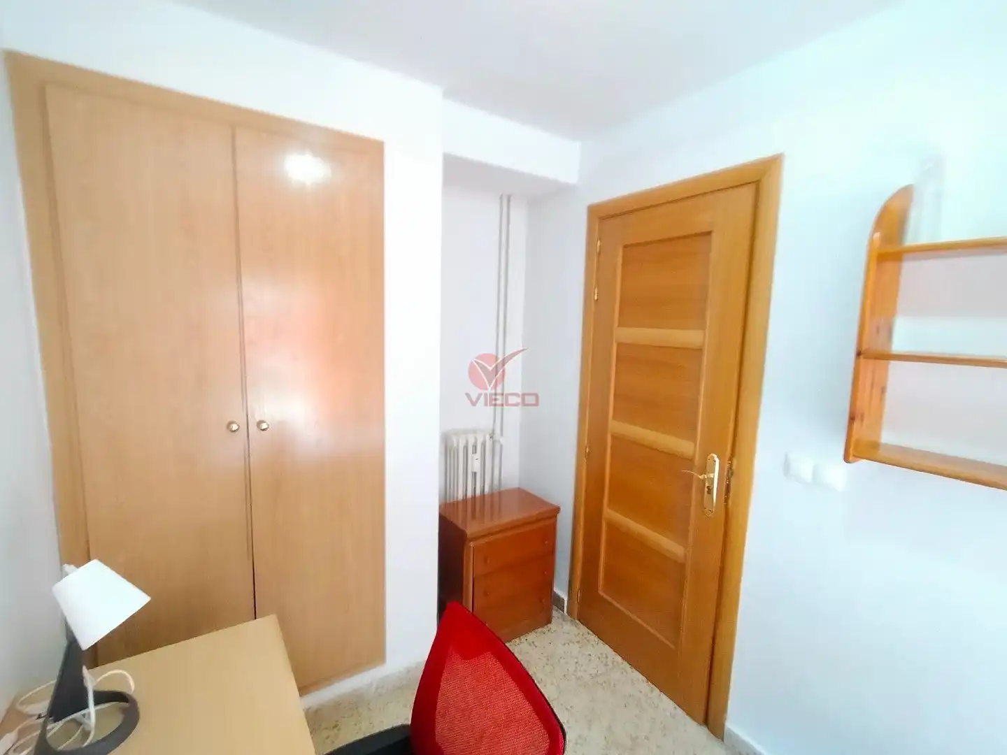 Habitación de Piso de alquiler en Cuenca con Calefacción, Terraza y Amueblado