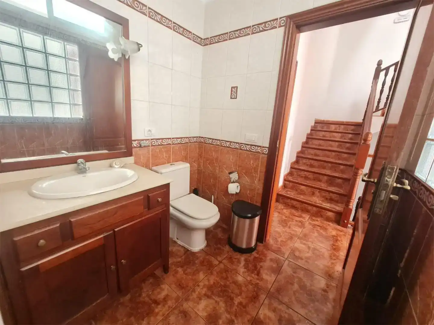 Badezimmer von Einfamilien-Reihenhaus zur Miete in La Orotava mit Möbliert, Ofen und Waschmaschine