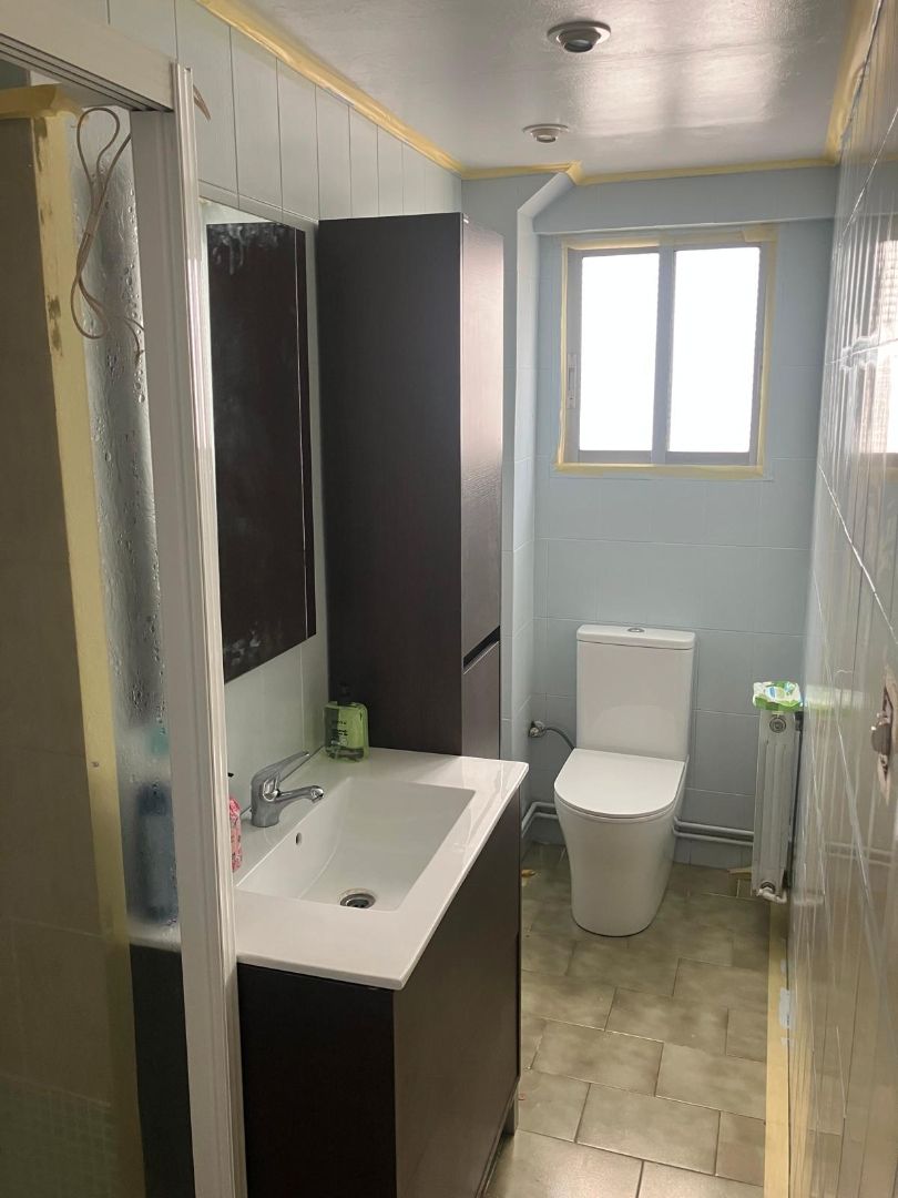 Bathroom of Flat for sale in  Zaragoza Capital  with Heating, Terrace and Furnished