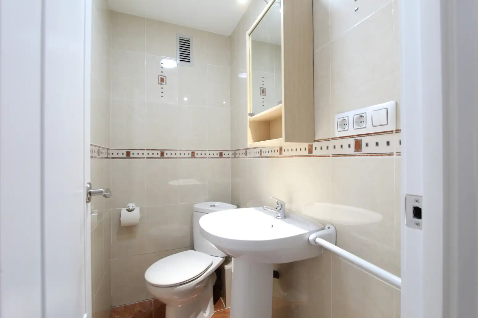 Baño de Piso de alquiler en Alaquàs con Aire acondicionado, Calefacción y Amueblado