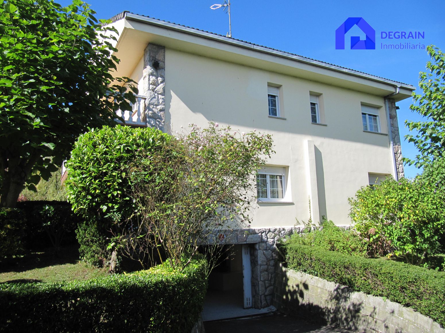 Exterior view of House or chalet for sale in Noreña  with Heating