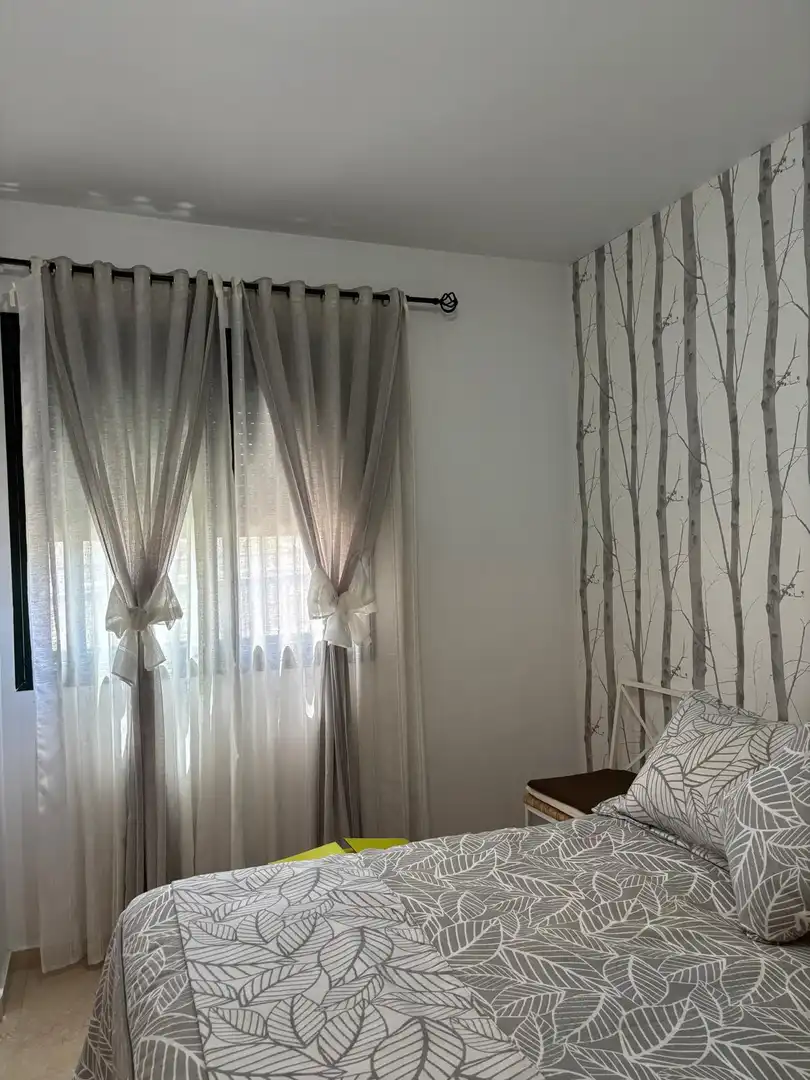 Dormitori de Apartament de lloguer en Estepona amb Aire condicionat, Calefacció i Terrassa