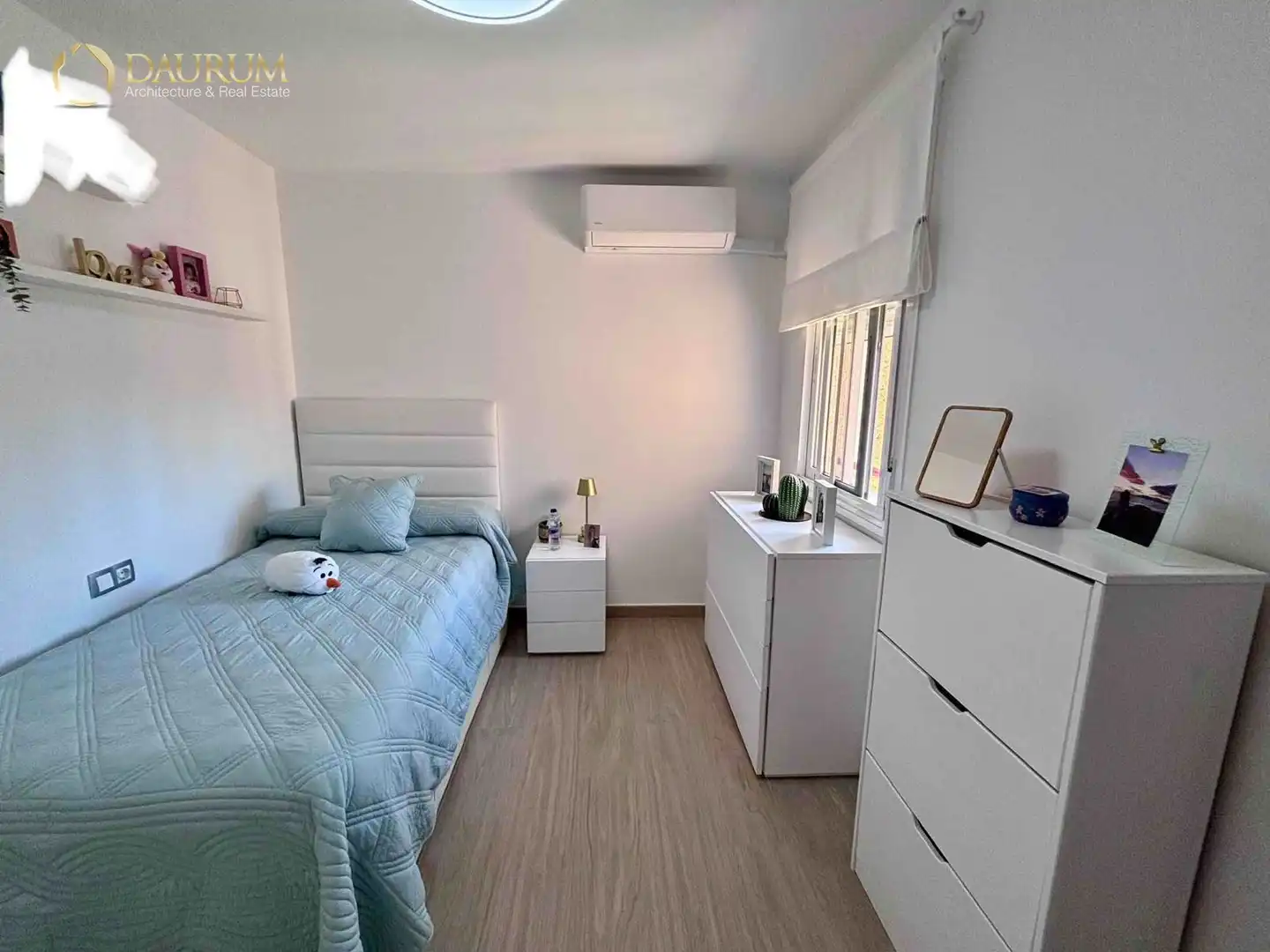 Schlafzimmer von Dachboden zum Verkauf in Málaga mit Klimaanlage, Terrasse und Abstellraum