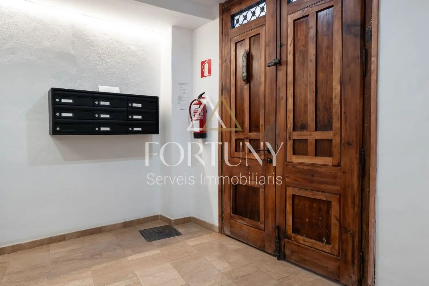 Flat with lift for sale in de Santa Anna 29, imagen 2