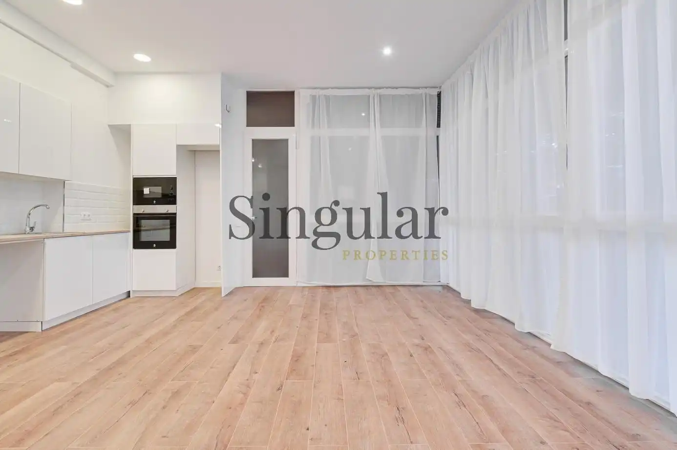 Sala d'estar de Pis en venda en  Barcelona Capital amb Aire condicionat, Calefacció i Parquet