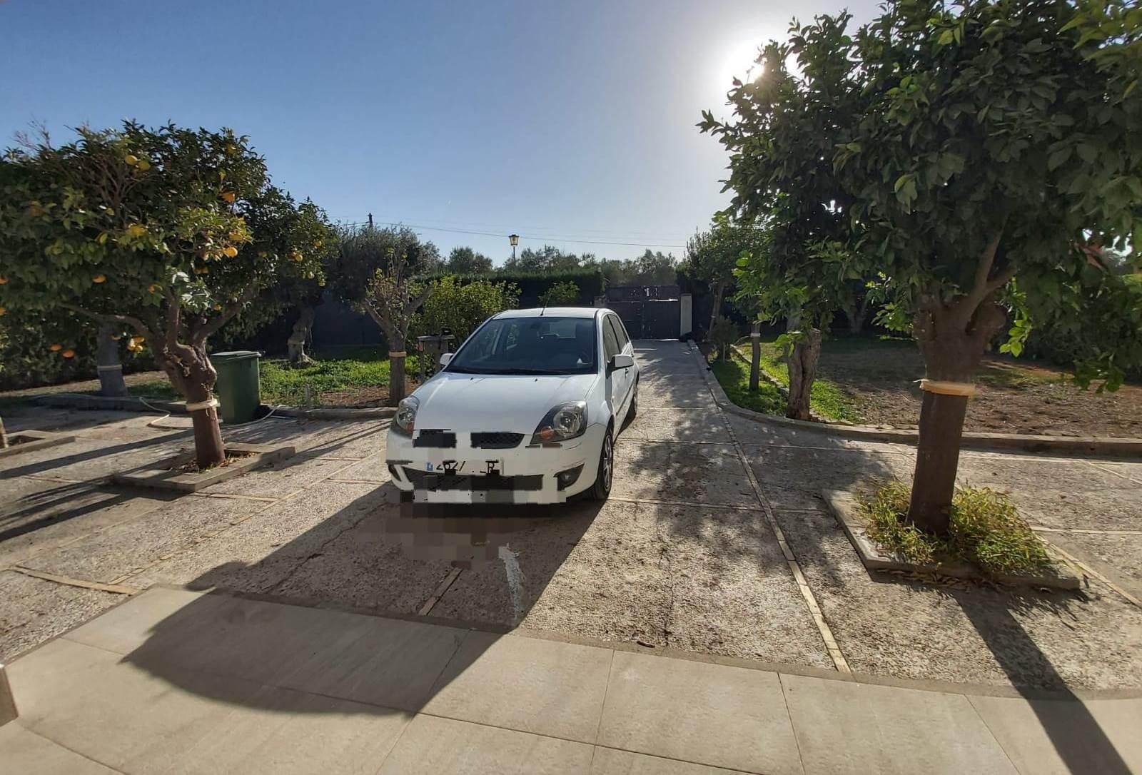 Aparcament de Casa o xalet en venda en Utrera amb Aire condicionat, Traster i Piscina