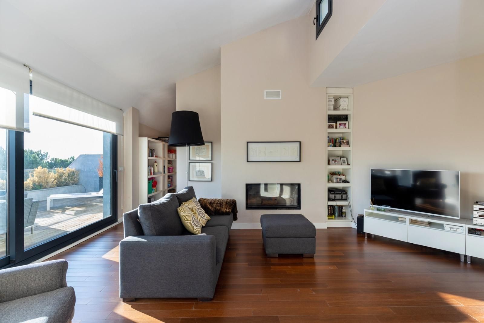 Living room of House or chalet for sale in  Granada Capital  with Air Conditioner, Heating and Parquet flooring