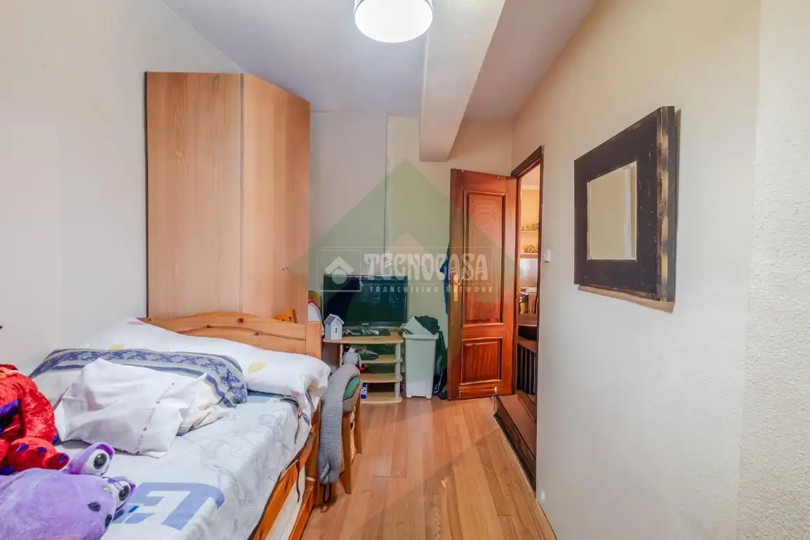 Bedroom of Flat for sale in Madrid  with Air Conditioner and Heating