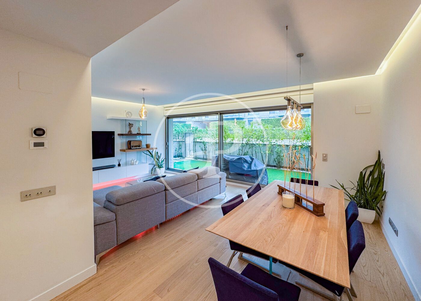 Sala de estar de Piso en venta en  Madrid Capital con Aire acondicionado, Calefacción y Jardín privado