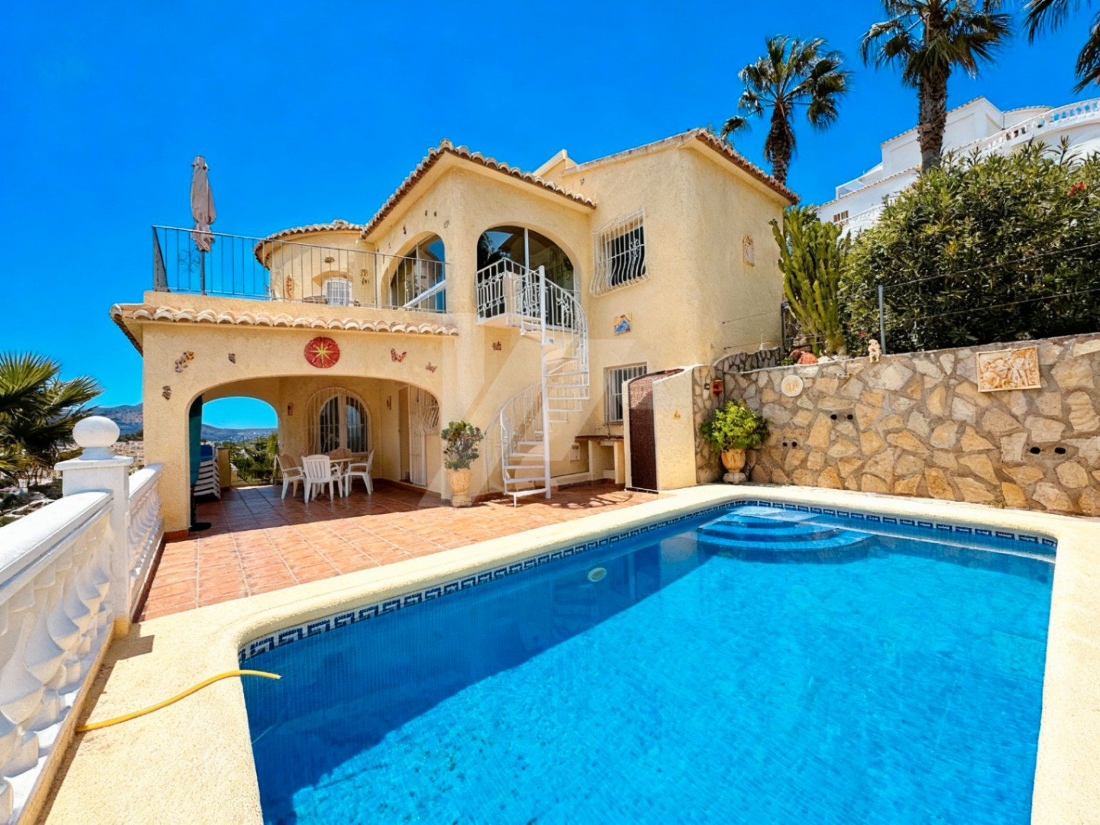 Vista exterior de Casa o chalet en venta en Benitachell / El Poble Nou de Benitatxell con Calefacción, Jardín privado y Terraza