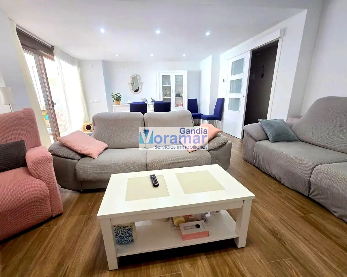 Sala de estar de Apartamento de alquiler en Gandia con Aire acondicionado, Terraza y Amueblado