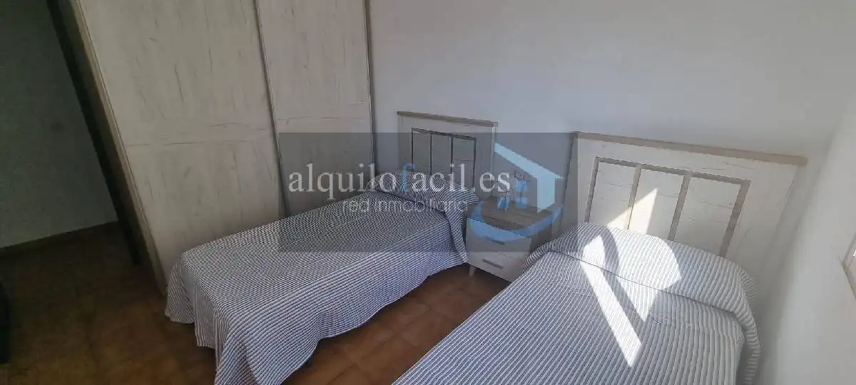 Dormitori de Pis de lloguer en Fuengirola amb Aire condicionat, Calefacció i Terrassa
